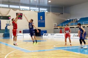 Otro domingo de buen baloncesto en el Moisés Ruiz.