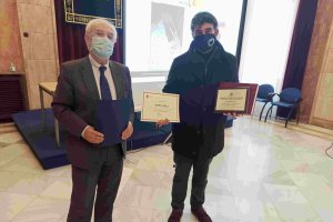 El subdelegado hizo entrega de los premios.