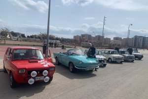 Vehículos clásicos, el pasado domingo en el Parque de las Familias de Almería.