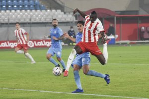 Umar Sadiq en acción.