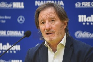 Juan Antonio Anquela en la sala de prensa de Santo Domingo.