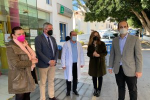Visita de la delegada al centro de salud carbonero.