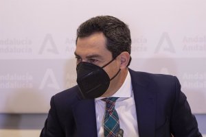 Juanma Moreno se muestra cauto con la relajación de medidas.