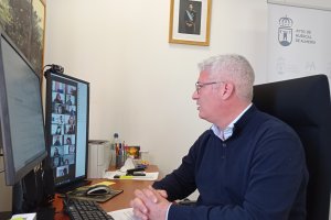 El alcalde de Huércal de Almería, Ismael Torres, en una sesión vitual