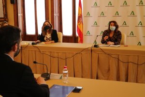 Fotografía de la reunión entre la Consejería de Agricultura y el Ayuntamiento de Almería.