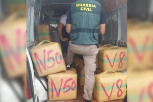 Imagen de la operación difundida por la Guardia Civil.