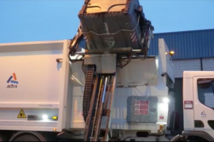 Camión del Servicio de Recogida de Residuos Sólidos.