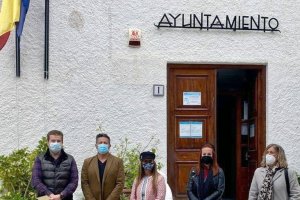 El portavoz del PSOE de Mojácar, Manuel Zamora (segundo por la izquierda).