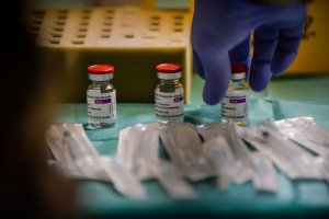 Vuelve la vacuna de AstraZeneca.
