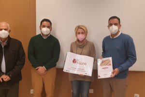 El alcalde y el equipo de gobierno junto a la delegada de Cultura, Eloísa Cabrera.