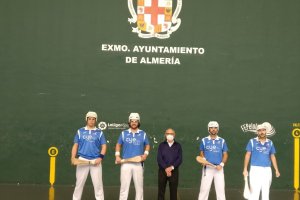 El presidente Soler con los jugadores.