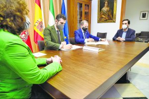 Firma del acuerdo entre el Ayuntamiento y la Cámara de Comercio
