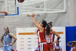 ISE Costa de Almería afronta en Sevilla su último partido de la temporada.