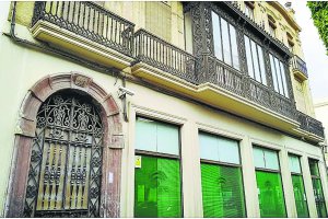 Edificio cuya cesión ha solicitado la Universidad de Almería a la Tesorería de la Seguridad Social