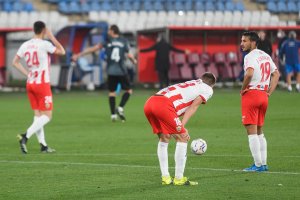Decepción absoluta en el Almería después de perder con el Rayo Vallecano.