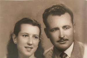 Francisco José Sánchez Fernández (Sorbas 1926-1986), junto a su mujer, Beatriz Martínez Collado.
