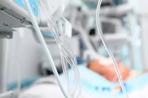 Los pacientes ingresados siguen por encima del centenar.