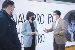 Marta Navarro Ros, junto al diputado de Cultura y el director del IEA.