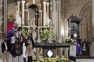 González Montes, a la derecha, en la toma de posesión de Gómez Cantero como obispo coadjutor.