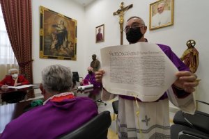 Gómez Cantero, con las Letras Apostólicas el día de su toma de posesión.