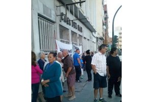 Los vecinos se concentraron durante años frente a las puertas de las obras de la Casa del Mar.