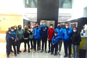 Foto de familia después de un evento espectacular.
