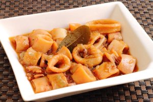 Calamares en salsa americana.