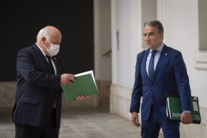 Bendodo y Aguirre anuncian su ambicioso plan de vacunación.