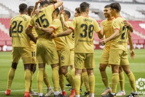 Los jugadores del Girona celebran uno de los goles en Las Gaunas.