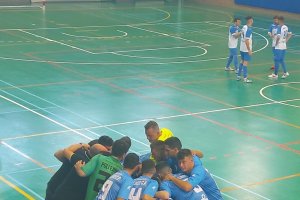 Los jugadores celestes haciendo piña.