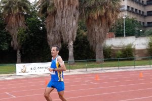 El atleta de Zurgena entrando a la meta.