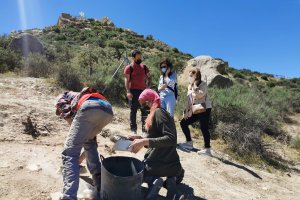 Trabajos arqueológicos en el entorno del cerro.