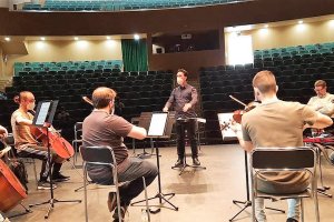 Igor Verbitsky ofreció una clase magistral de Dirección de Orquesta en la que participaron unos 20 alumnos de la provincia.