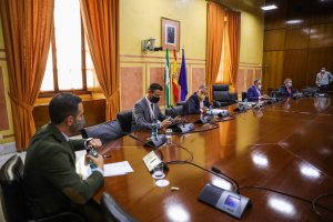 El alcalde de Almería, en la reunión de esta tarde en el Parlamento.