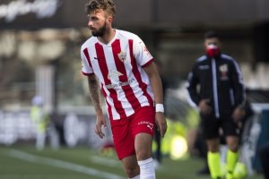 Álex Centelles regresó al once titular contra el Cartagena.