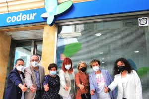 Personal de Codeur con María Jesús Gallardo de Gesisur y Elena Tambo de Gesturbansur.