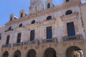 Imagen de archivo de la fachada del Ayuntamiento de Almería.