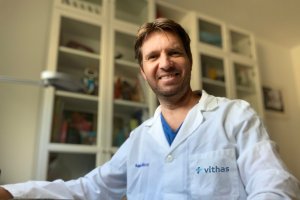 Ricardo Belda, experto en cirugía de la obesidad en el Hospital Vithas Almería.