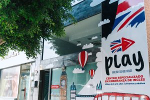 Su centro ubicado en la Avenida Pedro Muñoz Seca, número 84, en Aguadulce.