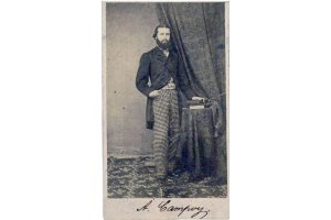 Retrato del almeriense Antonio Campoy Robles, dedicado a su amigo Miguel Jerez Vázquez, diputado por Estepona. Foto propiedad de Juan Ordóñez.