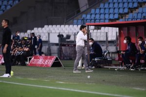 Rubi en el banquillo.