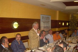 Antonio Rueda junto a los enólogos Javier Gramona o Agustín Santolaya en la Cata de Garrucha