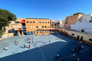 Desde la década de los 40 hasta ahora, son muchos los alumnos, docentes y familias que han pasado por el colegio.