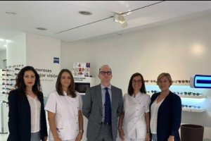 Equipo Óptica Médica.