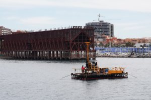 Vista de la pontona mientras hace la toma de datos