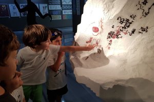 Talleres \"Menudo Museo\" de Queidea en el Museo de Almería.