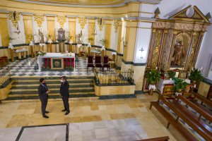 El alcalde de El Ejido y el párroco de San Isidro