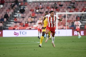 Chumi tiene un año más de contrato, pero es transferible.