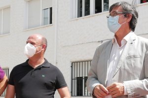 Manuel Cortés visita el CEIP Nueva Andalucía.