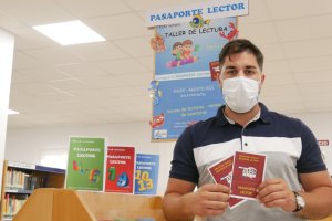 Comienzo del taller de lectura en la Biblioteca Municipal de Adra.